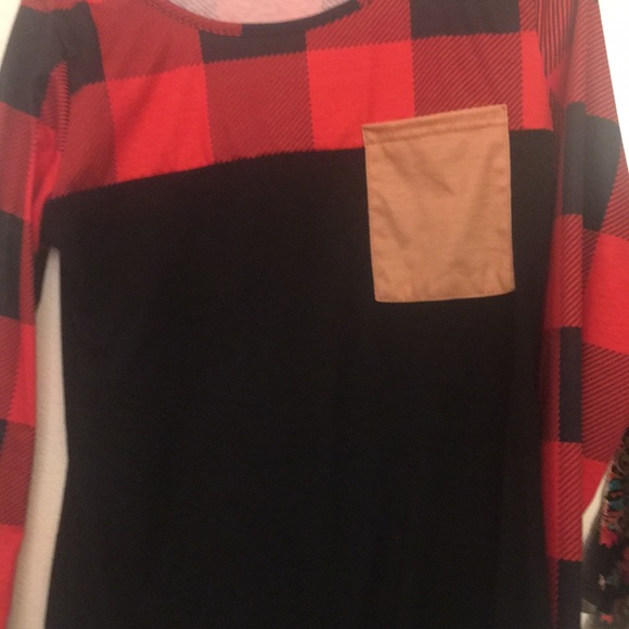 Top with patch pocket - Picture 2 of 2